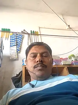 Snapshot of Srmotrs chatting on 12-03-25, 06:32 Srmotrs online show from 12-03-25, 06:32