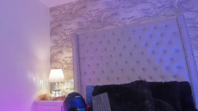 Snapshot of Kev_jenner chatting on 12-28-24, 01:39 Kev jenner online show from 12-28-24, 01:39