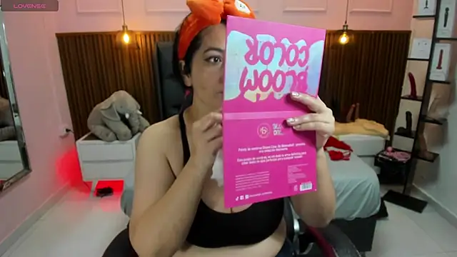 Snapshot of MEYLAGIA chatting on 11-05-25, 03:06 MEYLAGIA online show from 11-05-25, 03:06