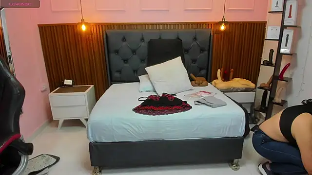 Snapshot of MEYLAGIA chatting on 11-18-25, 03:12 MEYLAGIA online show from 11-18-25, 03:12