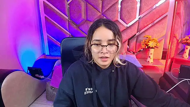 Olivia Fox69 online show from 12-16-25, 03:55