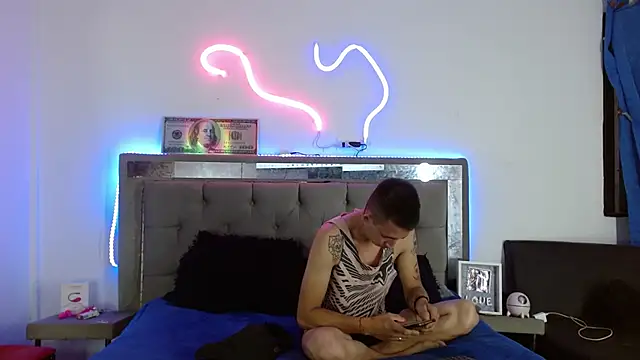 parejacaliente20154 online show from 02-05-25, 01:11