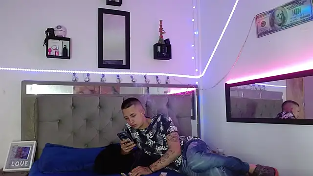 parejacaliente20154 online show from 02-20-25, 12:04