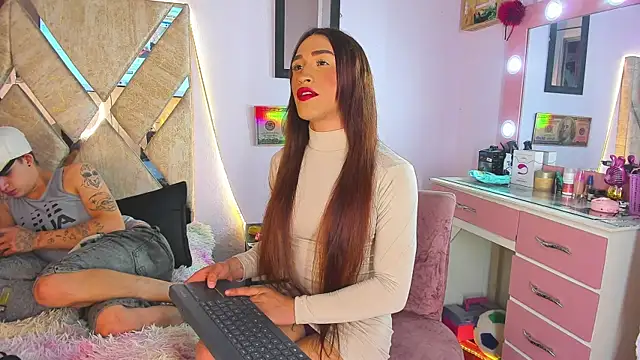 parejacaliente20154 online show from 11-05-25, 12:32