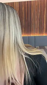 EmiilyAdams  online show from 04-08-26, 09:37