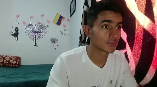 Snapshot of maria_and_angel chatting on 12-09-24, 04:37 maria and angel online show from 12-09-24, 04:37