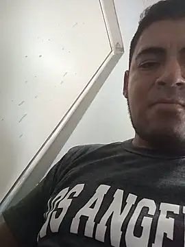 Snapshot of ixam92 chatting on 06-10-26, 12:44 ixam92 online show from 06-10-26, 12:44