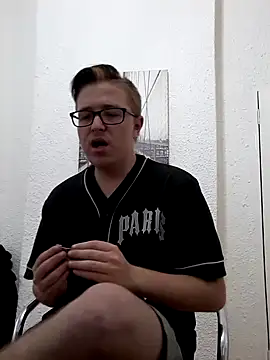 Snapshot of bisexualboy05 chatting on 11-01-25, 03:36 bisexualboy05 online show from 11-01-25, 03:36