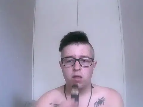 Snapshot of bisexualboy05 chatting on 02-23-26, 12:35 bisexualboy05 online show from 02-23-26, 12:35