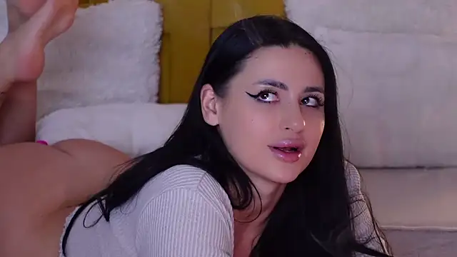 Snapshot of RanyaHermes chatting on 11-17-25, 10:48 RanyaHermes online show from 11-17-25, 10:48