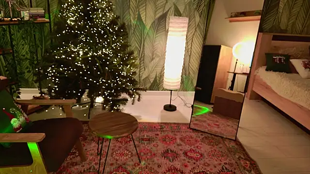 Elsie Ginger online show from 12-26-24, 02:12