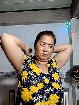 Snapshot of phnz chatting on 10-19-25, 02:29 phnz online show from 10-19-25, 02:29