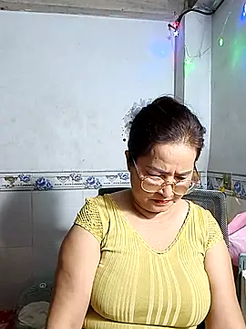 Snapshot of phnz chatting on 11-09-25, 10:57 phnz online show from 11-09-25, 10:57