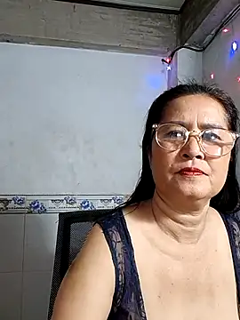 Snapshot of phnz chatting on 11-21-25, 02:10 phnz online show from 11-21-25, 02:10