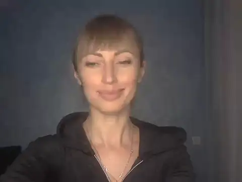 Snapshot of EffectMaya chatting on 12-22-25, 02:25 EffectMaya online show from 12-22-25, 02:25