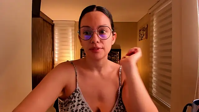 Snapshot of anabel_025 chatting on 12-20-25, 12:45 anabel 025 online show from 12-20-25, 12:45