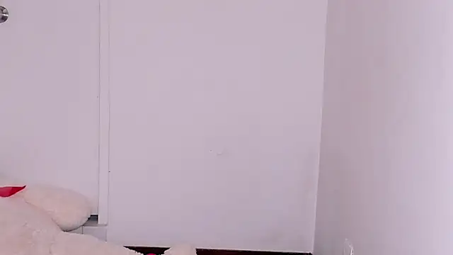 Snapshot of rousesuly chatting on 01-31-25, 10:52 rousesuly online show from 01-31-25, 10:52