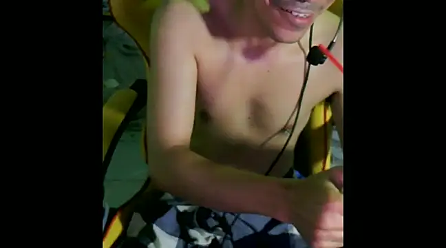 cloudyth1994 online show from 12-12-24, 09:26