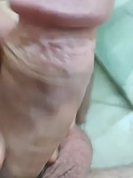 Snapshot of carvalhesco chatting on 12-23-25, 01:36 carvalhesco online show from 12-23-25, 01:36