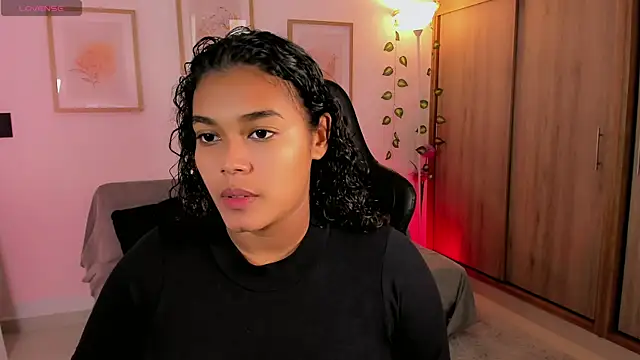 Snapshot of aleja_montiel__ chatting on 06-04-26, 02:23 aleja montiel online show from 06-04-26, 02:23