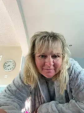 chloefeel online show from 06-10-26, 06:45