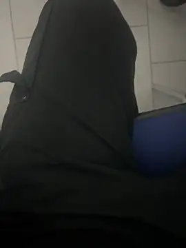 Snapshot of Lucom23 chatting on 11-18-25, 03:16 Lucom23 online show from 11-18-25, 03:16