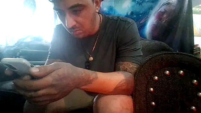Snapshot of Antoniothedon chatting on 05-17-26, 07:10 Antoniothedon online show from 05-17-26, 07:10