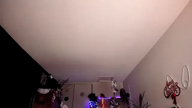 Snapshot of leatherz69 chatting on 12-29-24, 03:11 leatherz69 online show from 12-29-24, 03:11