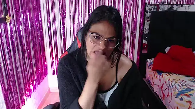Snapshot of SweetAlmaa chatting on 06-27-26, 11:37 SweetAlmaa online show from 06-27-26, 11:37