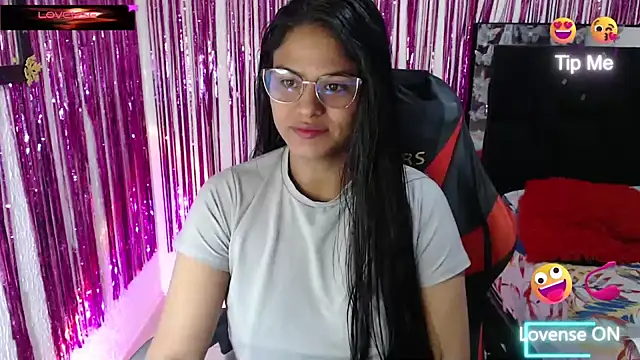 Snapshot of SweetAlmaa chatting on 07-04-26, 10:54 SweetAlmaa online show from 07-04-26, 10:54