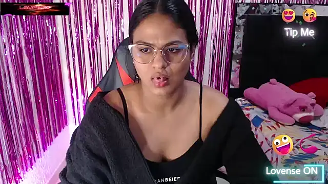 Snapshot of SweetAlmaa chatting on 07-21-26, 09:44 SweetAlmaa online show from 07-21-26, 09:44