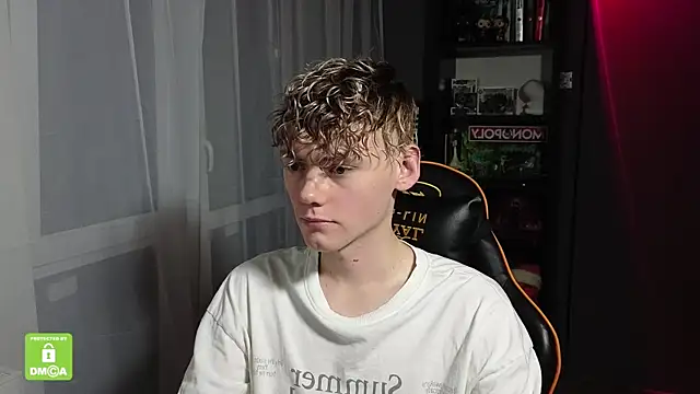 Keytaro online show from 10-26-25, 03:07