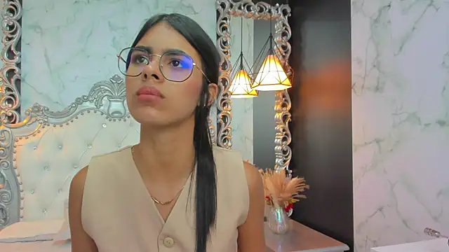 Snapshot of Isa_little4u chatting on 01-25-25, 07:18 Isa little4u online show from 01-25-25, 07:18
