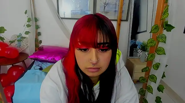 lussyevans24 online show from 02-21-25, 07:12