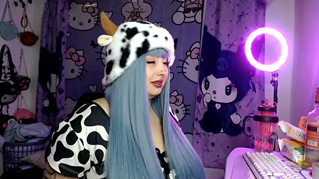 Snapshot of lussyevans24 chatting on 06-21-26, 05:32 lussyevans24 online show from 06-21-26, 05:32