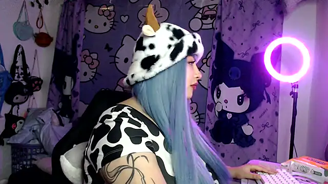 Snapshot of lussyevans24 chatting on 06-30-26, 05:30 lussyevans24 online show from 06-30-26, 05:30
