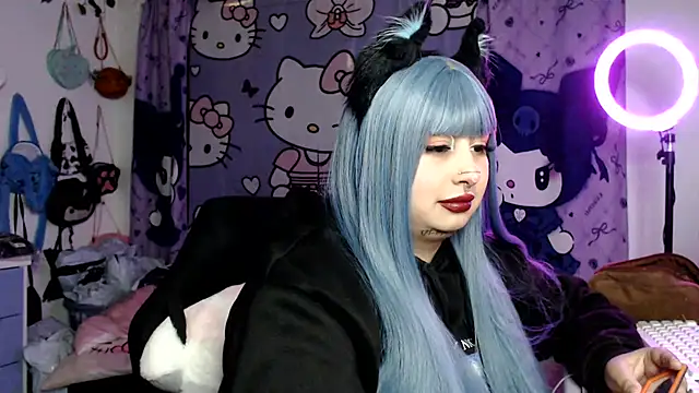 Snapshot of lussyevans24 chatting on 07-17-26, 04:30 lussyevans24 online show from 07-17-26, 04:30