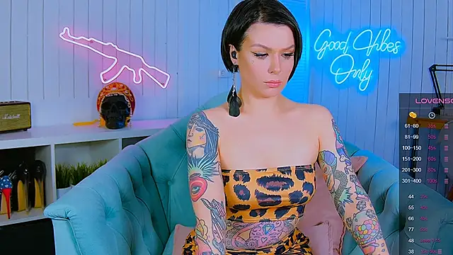 My toys pink online show from 03-13-25, 03:44