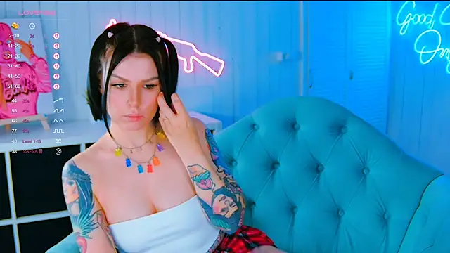 My toys pink online show from 10-22-25, 04:35