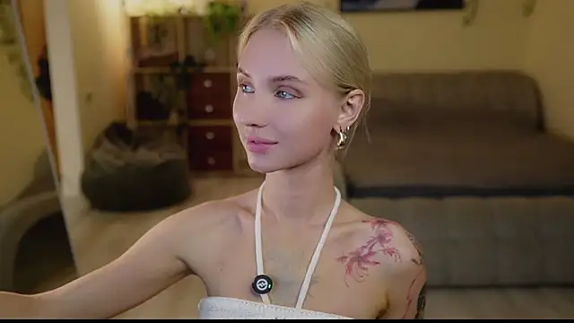 Snapshot of blondy_room chatting on 09-13-25, 05:02 blondy room online show from 09-13-25, 05:02