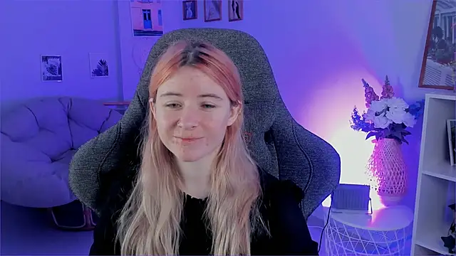 LexiWenford online show from 12-12-24, 02:48