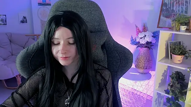 LexiWenford online show from 12-18-24, 06:10