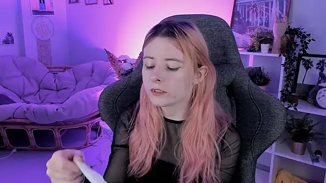 LexiWenford online show from 01-22-25, 09:02