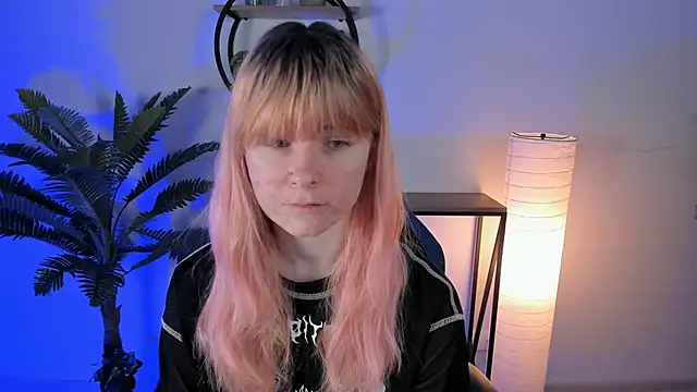 LexiWenford online show from 02-25-25, 02:47