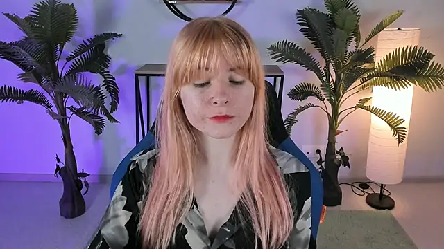 LexiWenford online show from 03-10-25, 03:01