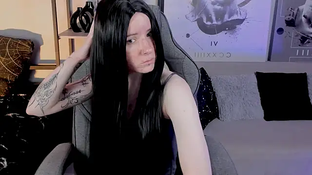 LexiWenford online show from 10-14-25, 02:34