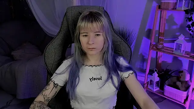 LexiWenford online show from 11-04-25, 02:43