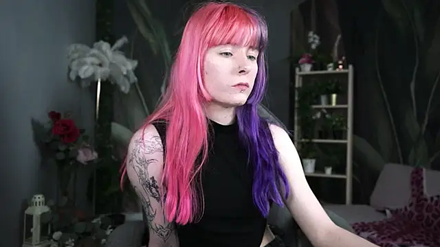 Snapshot of LexiWenford chatting on 06-30-26, 05:08 LexiWenford online show from 06-30-26, 05:08