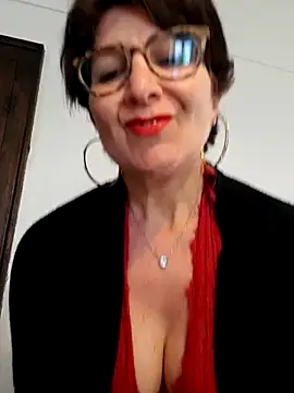 Snapshot of Viola8p chatting on 05-14-26, 02:57 Viola8p online show from 05-14-26, 02:57