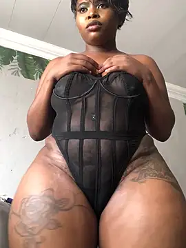 Snapshot of DiamondGoddes chatting on 03-05-25, 02:01 DiamondGoddes online show from 03-05-25, 02:01